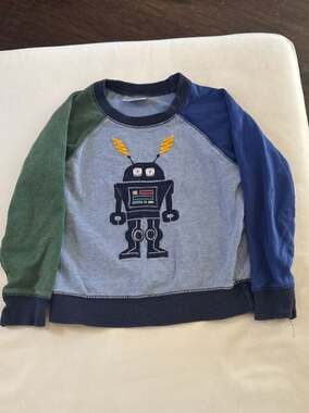 Hanna Andersson Boys Robot Embroidered Colorblock Raglan Sweatshirt